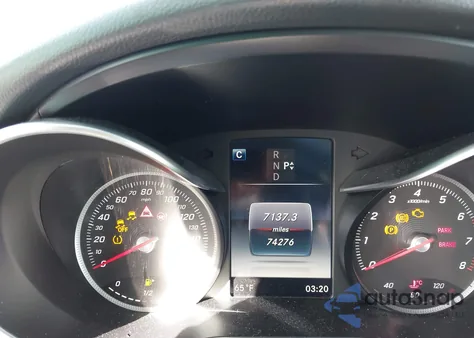 2017 Mercedes-Benz C 300 z USA, uszkodzony, nr VIN 55SWF4JB1HU190421